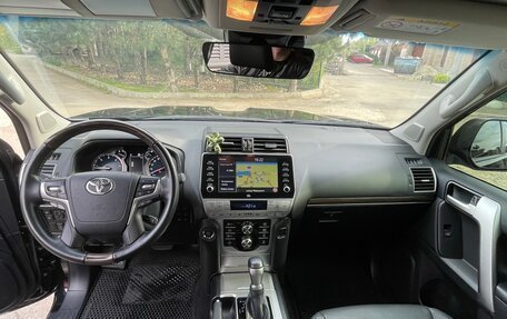 Toyota Land Cruiser Prado 150 рестайлинг 2, 2022 год, 3 500 000 рублей, 11 фотография