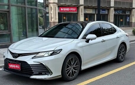 Toyota Camry, 2022 год, 2 420 000 рублей, 1 фотография