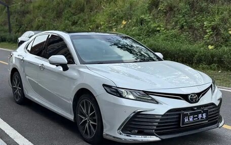 Toyota Camry, 2022 год, 2 420 000 рублей, 3 фотография