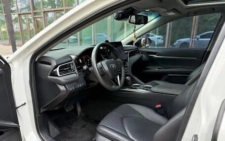 Toyota Camry, 2022 год, 2 420 000 рублей, 13 фотография