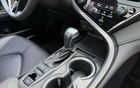 Toyota Camry, 2022 год, 2 420 000 рублей, 15 фотография