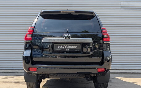 Toyota Land Cruiser Prado 150 рестайлинг 2, 2018 год, 4 250 000 рублей, 6 фотография