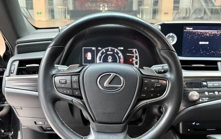 Lexus ES VII, 2022 год, 3 250 000 рублей, 17 фотография