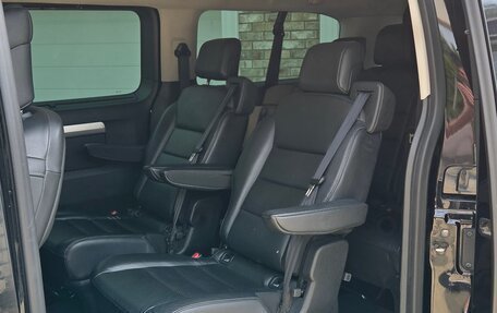 Peugeot Traveller I, 2020 год, 2 500 000 рублей, 23 фотография