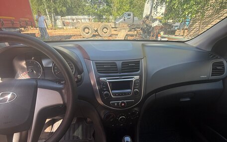 Hyundai Solaris II рестайлинг, 2014 год, 695 000 рублей, 10 фотография