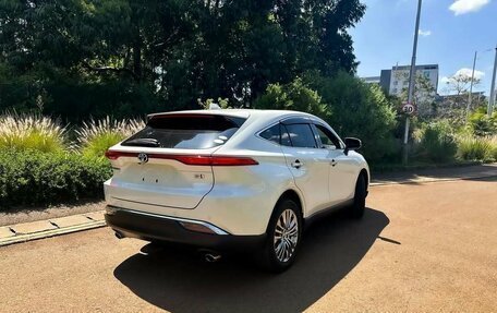 Toyota Harrier, 2022 год, 2 850 000 рублей, 5 фотография
