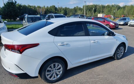 Hyundai Solaris II рестайлинг, 2021 год, 1 400 000 рублей, 2 фотография