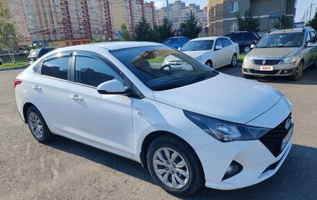 Hyundai Solaris II рестайлинг, 2021 год, 1 400 000 рублей, 4 фотография