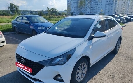 Hyundai Solaris II рестайлинг, 2021 год, 1 400 000 рублей, 13 фотография