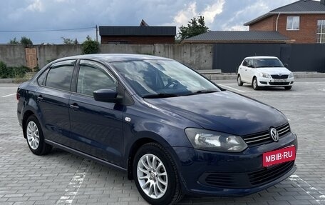 Volkswagen Polo VI (EU Market), 2013 год, 695 000 рублей, 1 фотография