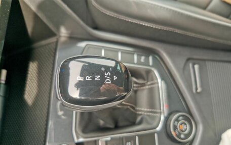 Volkswagen Tiguan II, 2021 год, 3 680 000 рублей, 12 фотография