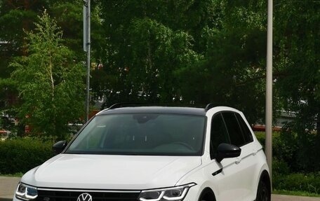 Volkswagen Tiguan II, 2021 год, 3 680 000 рублей, 2 фотография