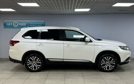 Mitsubishi Outlander III рестайлинг 3, 2016 год, 1 669 000 рублей, 8 фотография
