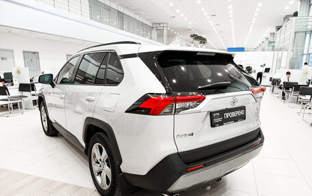 Toyota RAV4, 2021 год, 3 160 000 рублей, 11 фотография