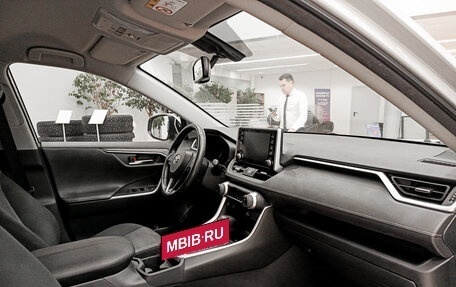 Toyota RAV4, 2021 год, 3 160 000 рублей, 15 фотография