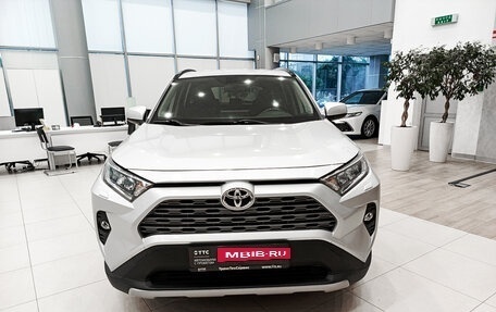 Toyota RAV4, 2021 год, 3 160 000 рублей, 6 фотография