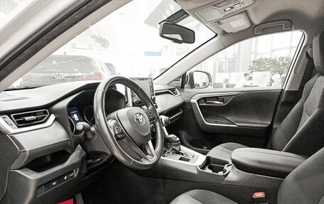 Toyota RAV4, 2021 год, 3 160 000 рублей, 20 фотография
