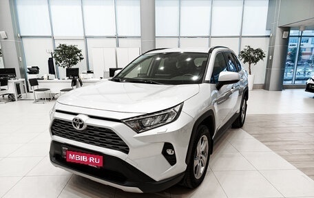Toyota RAV4, 2021 год, 3 160 000 рублей, 5 фотография