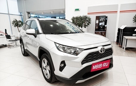 Toyota RAV4, 2021 год, 3 160 000 рублей, 7 фотография