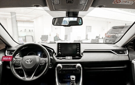 Toyota RAV4, 2021 год, 3 160 000 рублей, 18 фотография