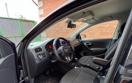 Volkswagen Polo VI (EU Market), 2013 год, 950 000 рублей, 2 фотография