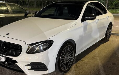 Mercedes-Benz E-Класс, 2019 год, 3 500 000 рублей, 5 фотография
