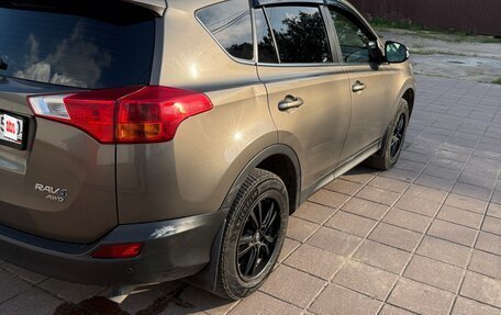Toyota RAV4, 2014 год, 1 850 000 рублей, 4 фотография