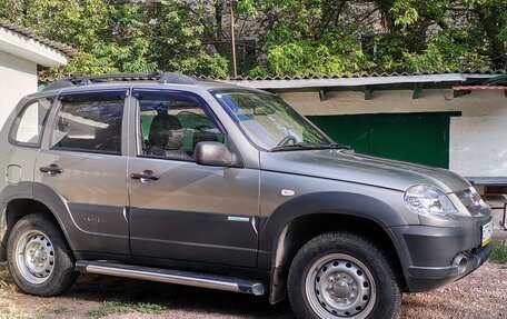 Chevrolet Niva I рестайлинг, 2011 год, 780 000 рублей, 2 фотография