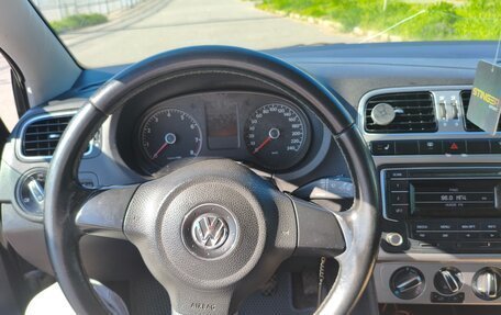 Volkswagen Polo VI (EU Market), 2013 год, 750 000 рублей, 10 фотография