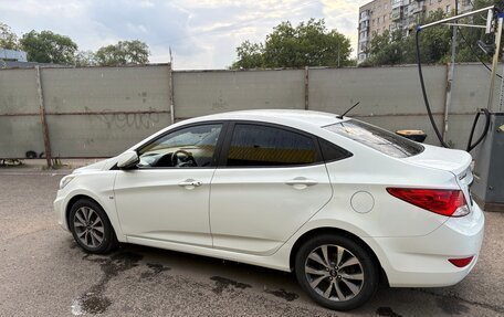 Hyundai Solaris II рестайлинг, 2013 год, 700 000 рублей, 6 фотография