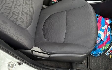Hyundai Solaris II рестайлинг, 2013 год, 700 000 рублей, 16 фотография
