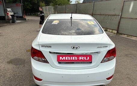 Hyundai Solaris II рестайлинг, 2013 год, 700 000 рублей, 5 фотография