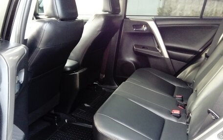 Toyota RAV4, 2015 год, 1 900 000 рублей, 10 фотография