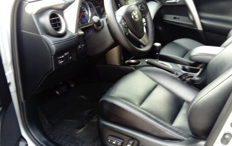Toyota RAV4, 2015 год, 1 900 000 рублей, 9 фотография