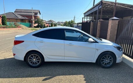 Hyundai Solaris II рестайлинг, 2015 год, 1 200 000 рублей, 2 фотография