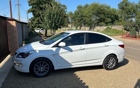 Hyundai Solaris II рестайлинг, 2015 год, 1 200 000 рублей, 3 фотография