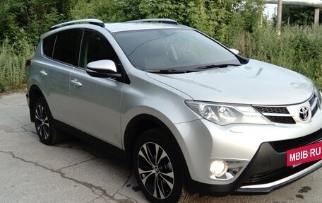 Toyota RAV4, 2015 год, 1 900 000 рублей, 2 фотография
