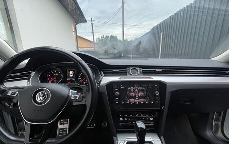 Volkswagen Passat B8 рестайлинг, 2017 год, 2 350 000 рублей, 15 фотография