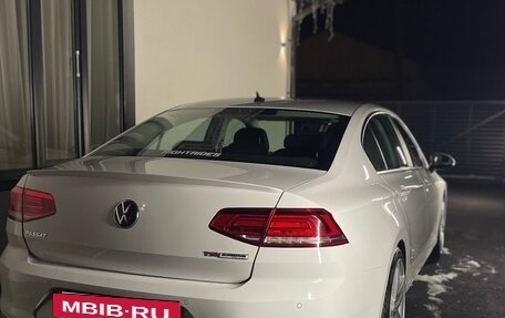 Volkswagen Passat B8 рестайлинг, 2017 год, 2 350 000 рублей, 10 фотография