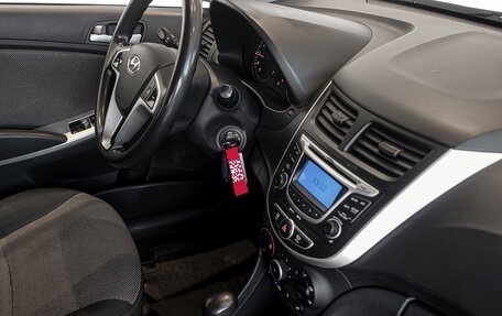 Hyundai Solaris II рестайлинг, 2011 год, 772 000 рублей, 13 фотография
