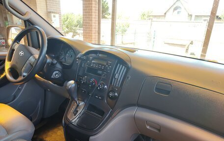 Hyundai Grand Starex Grand Starex I рестайлинг 2, 2015 год, 2 540 000 рублей, 9 фотография