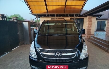 Hyundai Grand Starex Grand Starex I рестайлинг 2, 2015 год, 2 540 000 рублей, 3 фотография