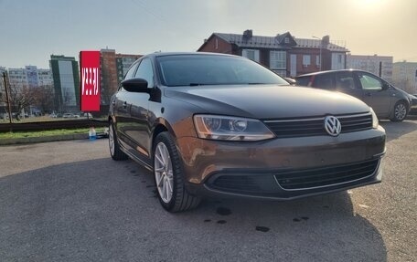 Volkswagen Jetta VI, 2011 год, 1 100 000 рублей, 2 фотография