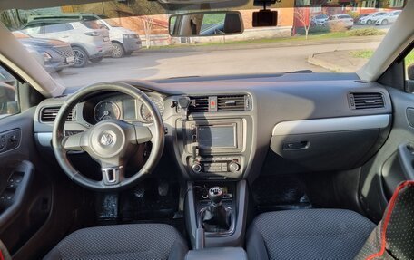 Volkswagen Jetta VI, 2011 год, 1 100 000 рублей, 10 фотография