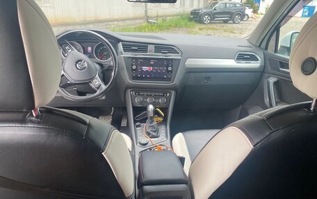 Volkswagen Tiguan II, 2020 год, 2 450 000 рублей, 5 фотография