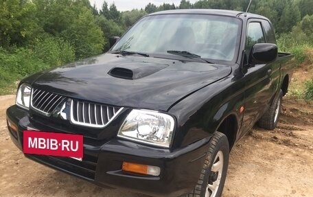 Mitsubishi L200 III рестайлинг, 2006 год, 950 000 рублей, 3 фотография