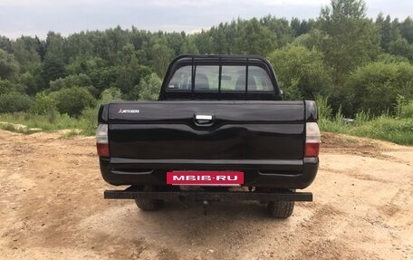 Mitsubishi L200 III рестайлинг, 2006 год, 950 000 рублей, 4 фотография