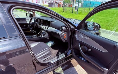 Mercedes-Benz E-Класс, 2018 год, 2 000 000 рублей, 13 фотография
