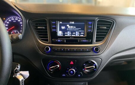 Hyundai Solaris II рестайлинг, 2018 год, 1 170 000 рублей, 13 фотография