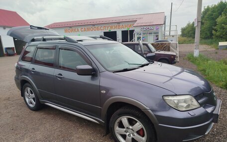 Mitsubishi Outlander III рестайлинг 3, 2006 год, 599 000 рублей, 3 фотография